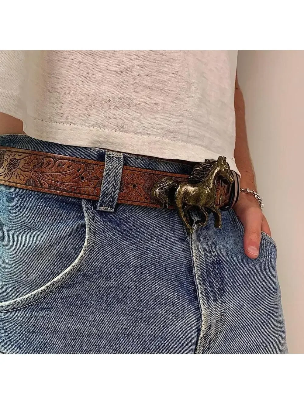 Y2k style western boho cowboy Brown leather belt with horse buckle